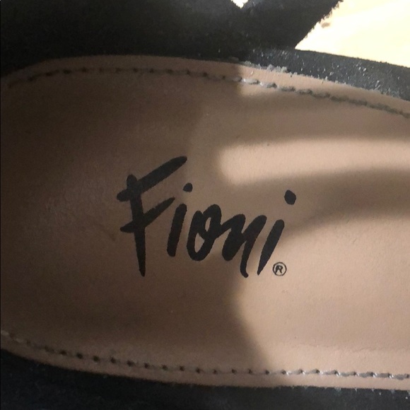 High heels - Picture 4 of 4